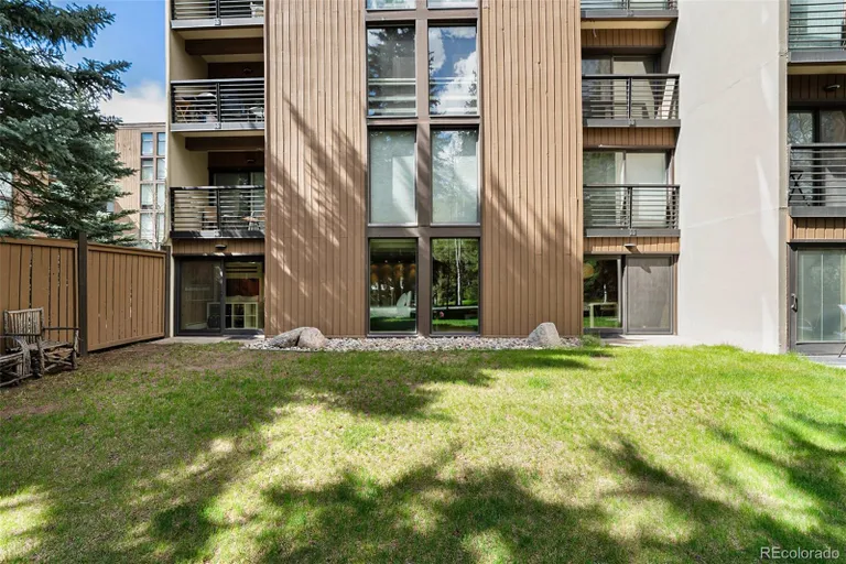 New York City Real Estate | View 300 E Lionshead Circle Unit# 8 | room 26 | View 27