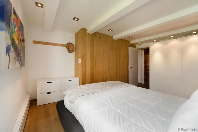 New York City Real Estate | View 300 E Lionshead Circle Unit# 8 | room 19 | View 20