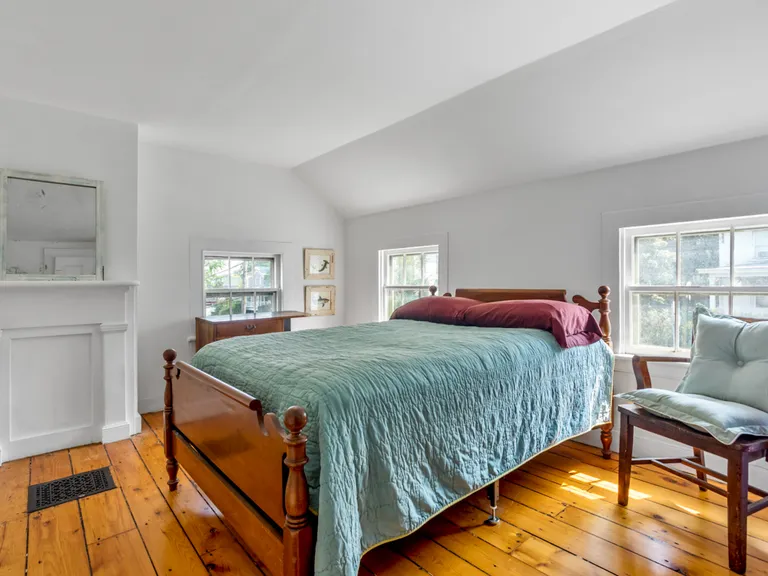Hudson Valley Real Estate | View 25 Worth Avenue | room 7 | View 8