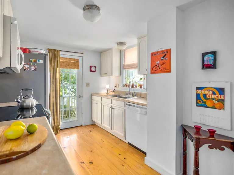 Hudson Valley Real Estate | View 25 Worth Avenue | room 5 | View 6