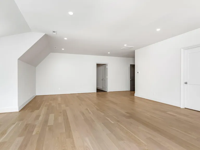 New York City Real Estate | View 2001 Queens Road W | Bonus Room | View 39