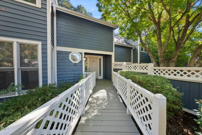 Raleigh, NC Real Estate | View 7504 Wellesley Park South | room 1 | View 2