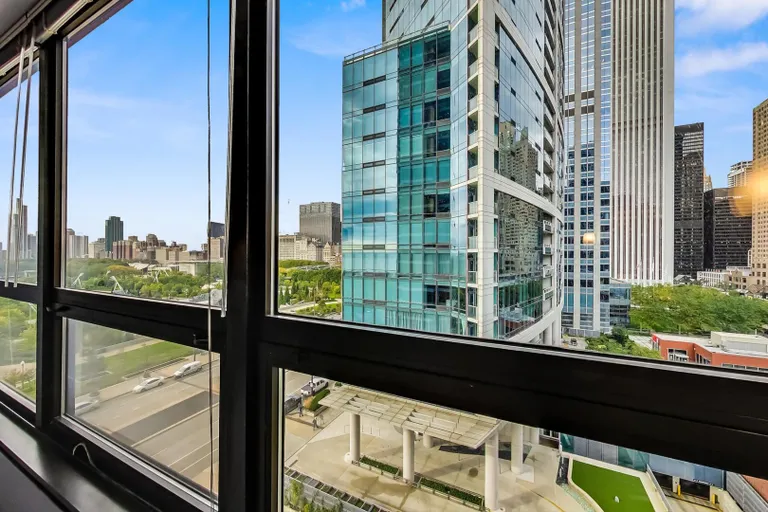 New York City Real Estate | View 360 E Randolph, 905 | room 25 | View 26