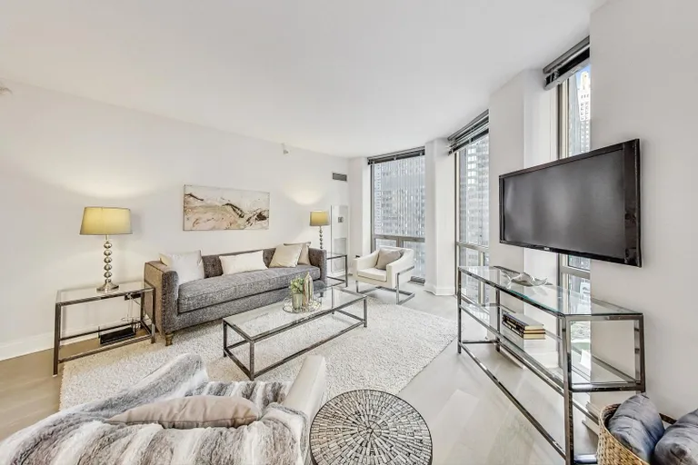 Chicago Real Estate | View 222 N Columbus, 1304 | room 2 | View 3