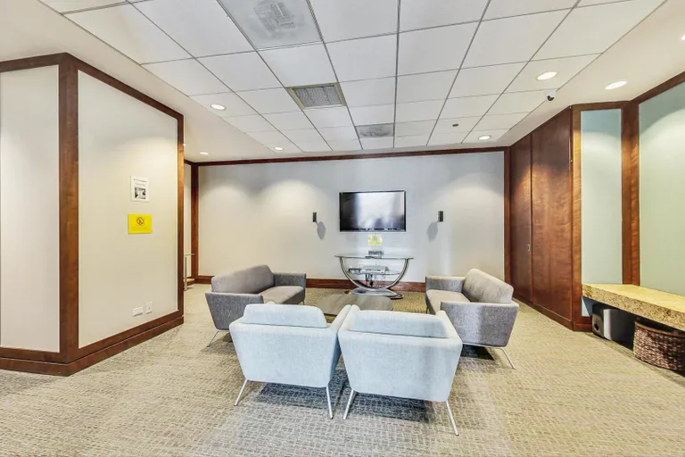 Chicago Real Estate | View 222 N Columbus, 1304 | room 27 | View 28