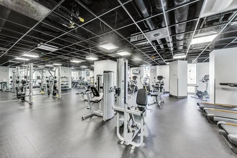 Chicago Real Estate | View 222 N Columbus, 1304 | room 30 | View 31