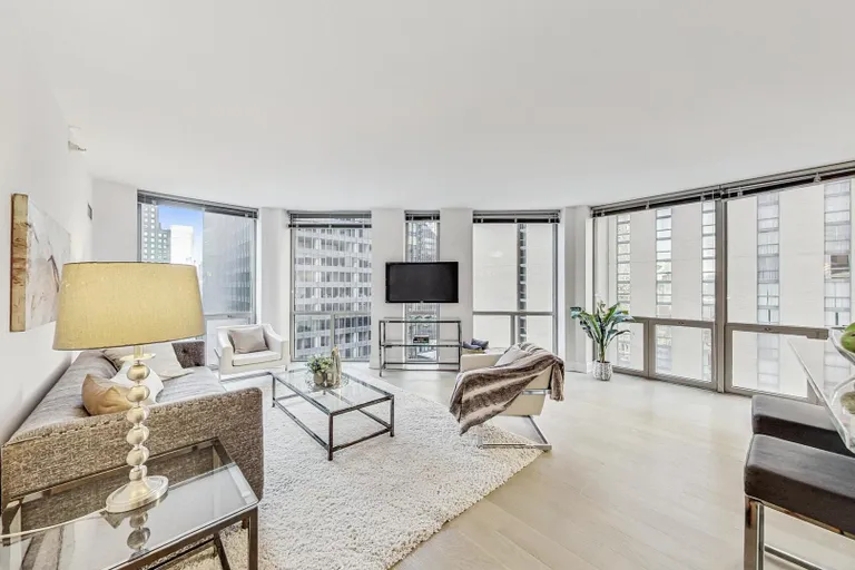 Chicago Real Estate | View 222 N Columbus, 1304 | room 1 | View 2
