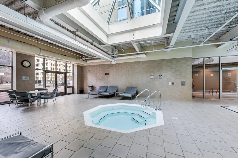 Chicago Real Estate | View 222 N Columbus, 1304 | room 36 | View 37