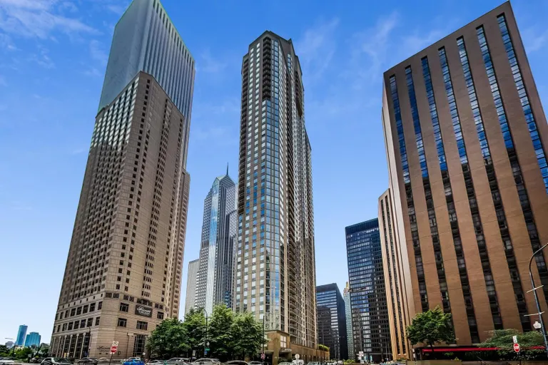 Chicago Real Estate | View 222 N Columbus, 1304 | 2 Beds, 2 Baths | View 1