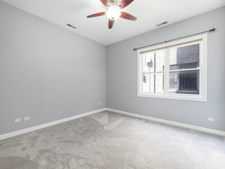New York City Real Estate | View 3428 N Ashland, 1N | room 5 | View 6