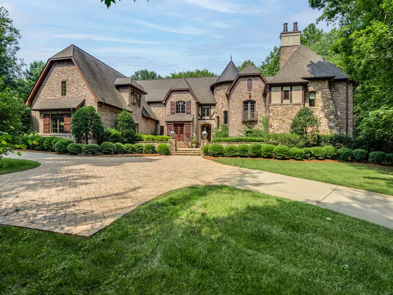 New York City Real Estate | View 232 Highland Forest Drive | 5 Beds, 5 Baths | View 1