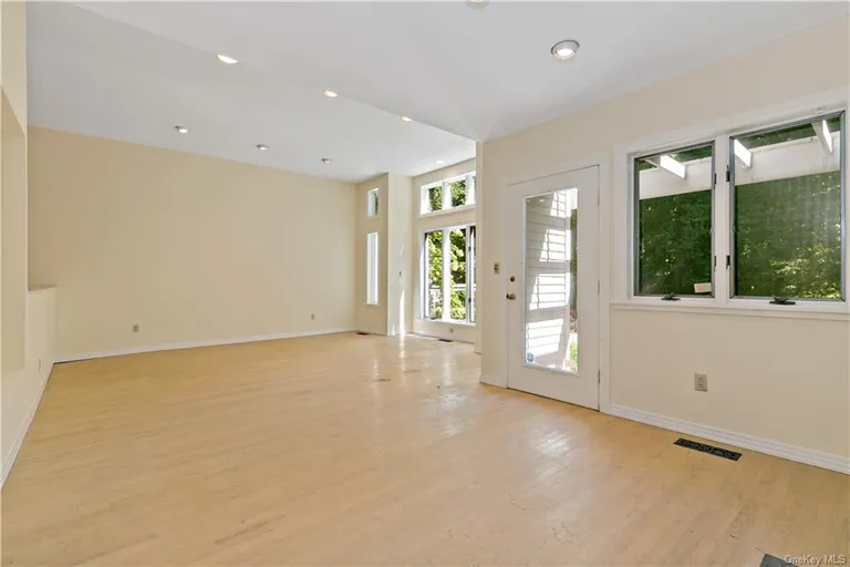 New York City Real Estate | View 28 Beechwood Way | room 10 | View 11
