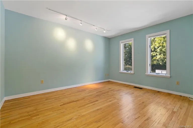 New York City Real Estate | View 28 Beechwood Way | room 18 | View 19