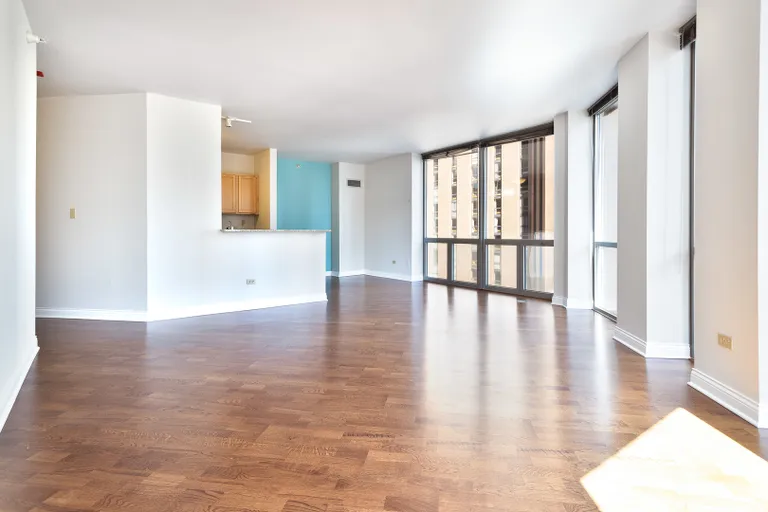 New York City Real Estate | View 222 N Columbus, 2108 | room 4 | View 5
