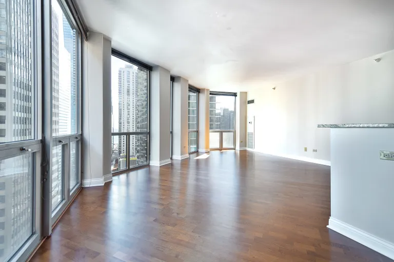 New York City Real Estate | View 222 N Columbus, 2108 | room 3 | View 4