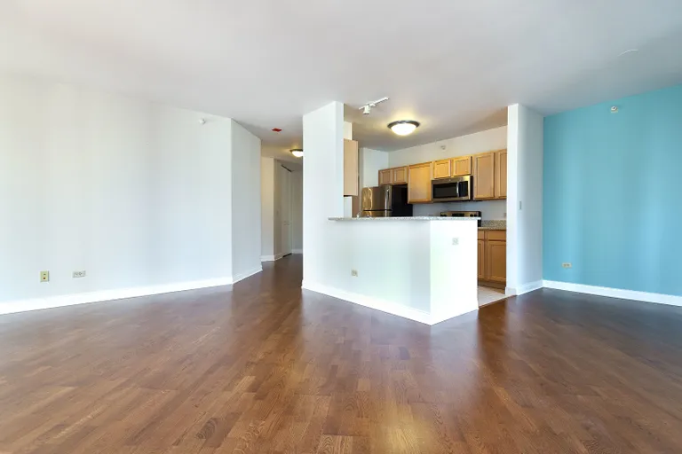 New York City Real Estate | View 222 N Columbus, 2108 | room 6 | View 7