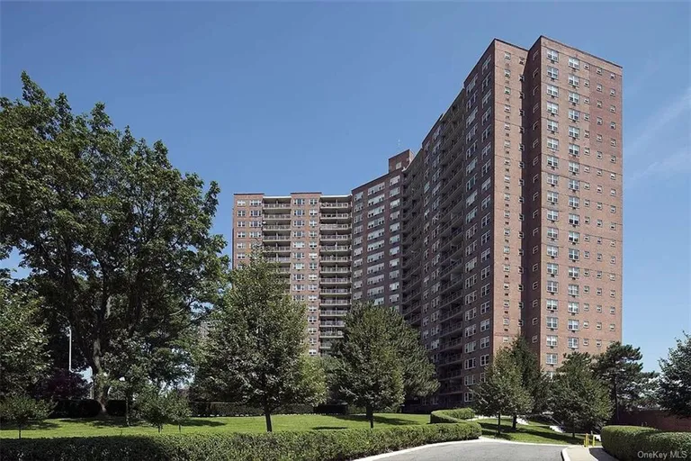 New York City Real Estate | View 5900 Arlington Avenue #2H | room 11 | View 12
