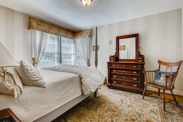 New York City Real Estate | View 201 Brookfield Ave | room 10 | View 11