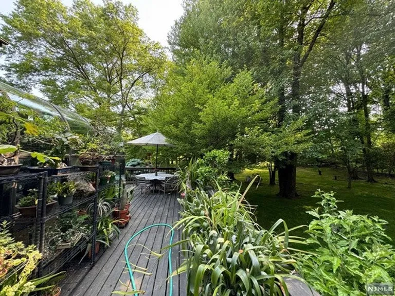 Bergen County Real Estate | View 125 Dyer Court | room 26 | View 27