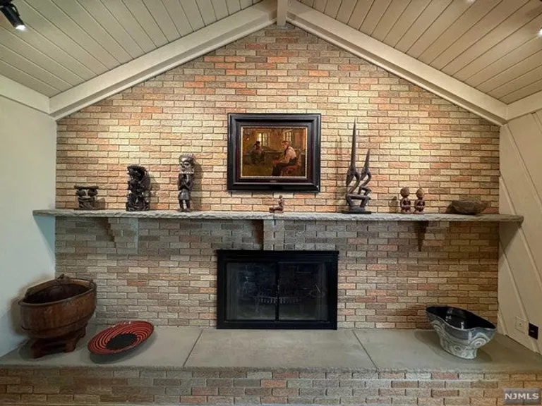 Bergen County Real Estate | View 125 Dyer Court | room 6 | View 7
