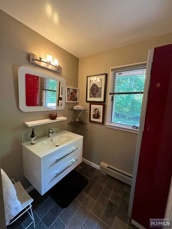 Bergen County Real Estate | View 125 Dyer Court | room 17 | View 18