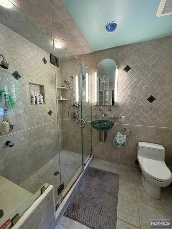 Bergen County Real Estate | View 125 Dyer Court | room 18 | View 19