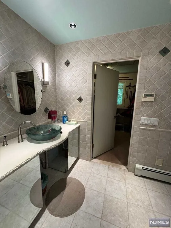 Bergen County Real Estate | View 125 Dyer Court | room 19 | View 20