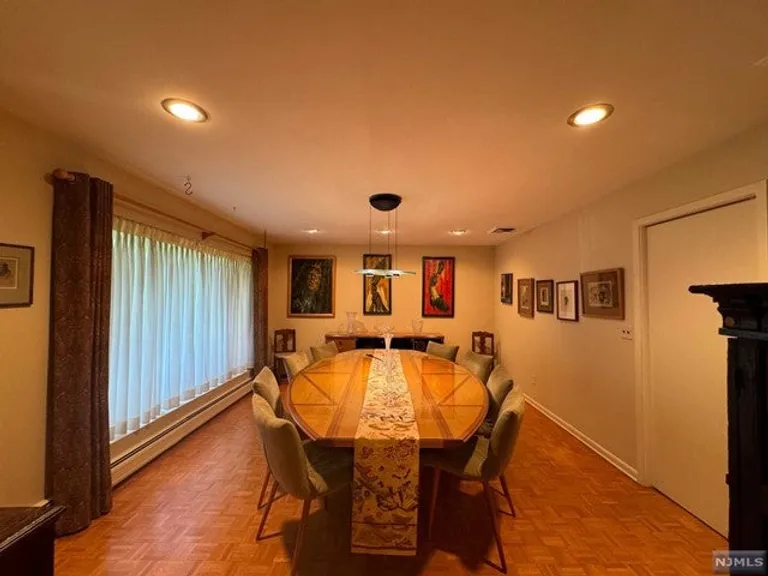 Bergen County Real Estate | View 125 Dyer Court | room 4 | View 5