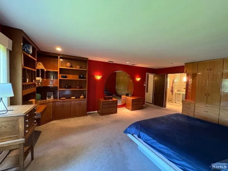 Bergen County Real Estate | View 125 Dyer Court | room 21 | View 22