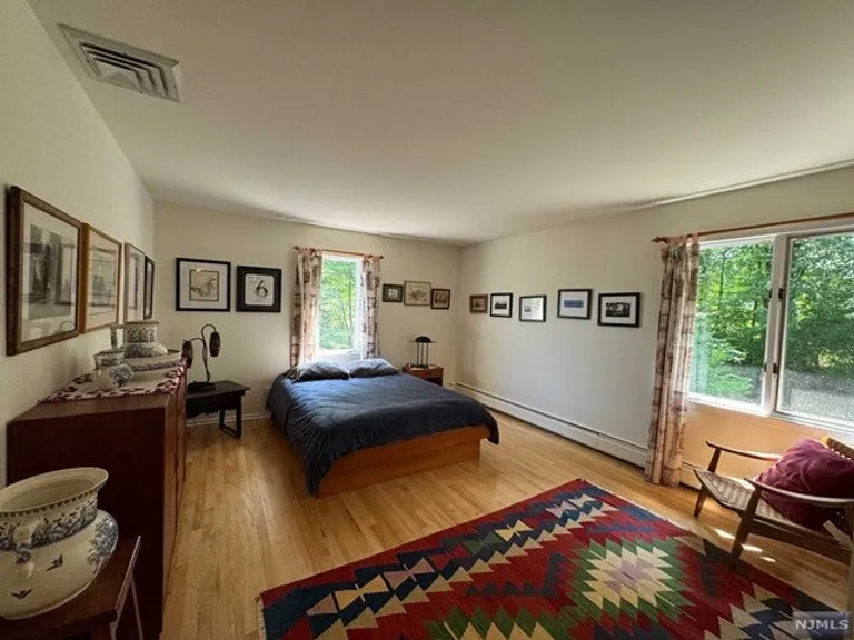 Bergen County Real Estate | View 125 Dyer Court | room 15 | View 16