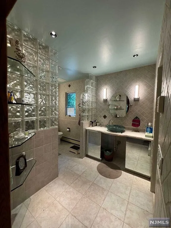 Bergen County Real Estate | View 125 Dyer Court | room 20 | View 21