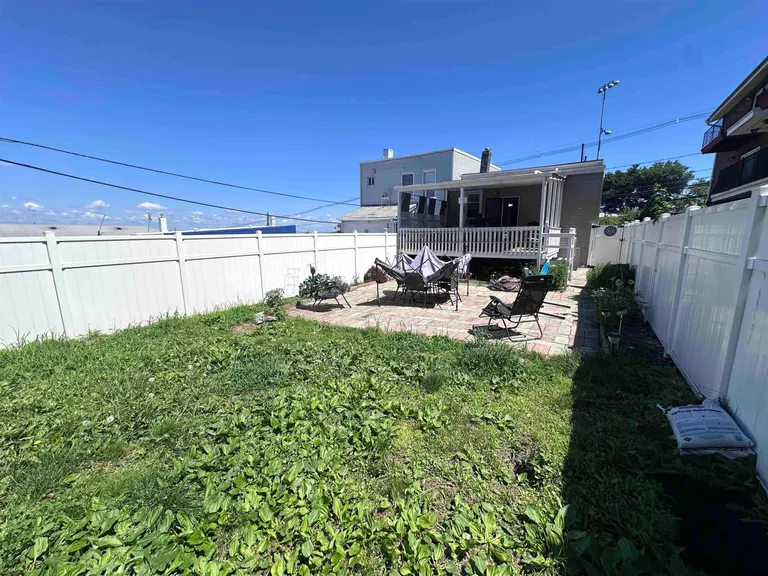 Jersey City/Hoboken Real Estate | View 1229 76th St | room 9 | View 10