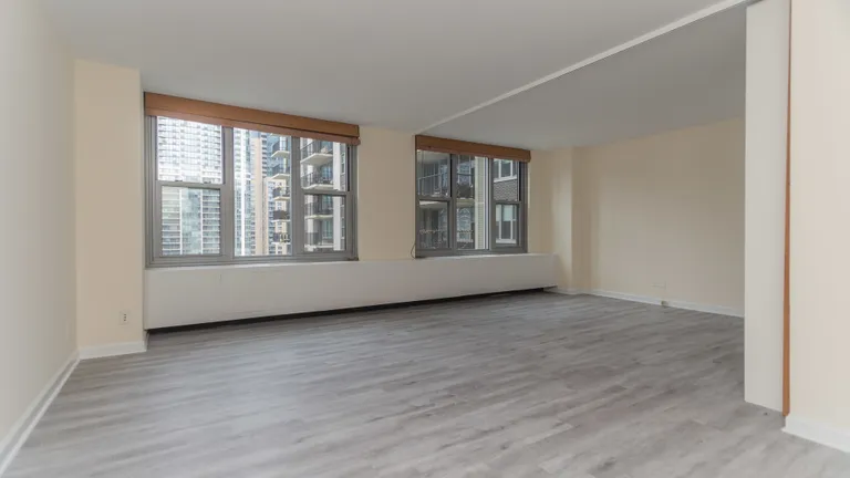 New York City Real Estate | View 400 E Randolph, 2714 | room 3 | View 4