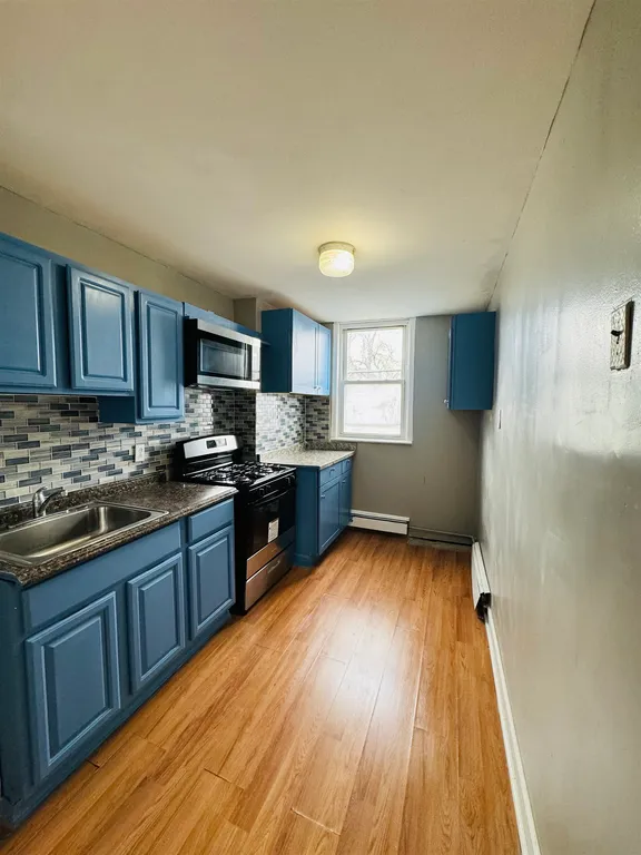 New York City Real Estate | View 166 Woodlawn Ave | 3 Beds, 1 Bath | View 1