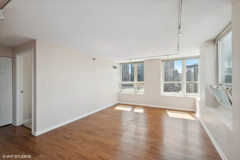 New York City Real Estate | View 345 N Lasalle, 3506 | room 7 | View 8
