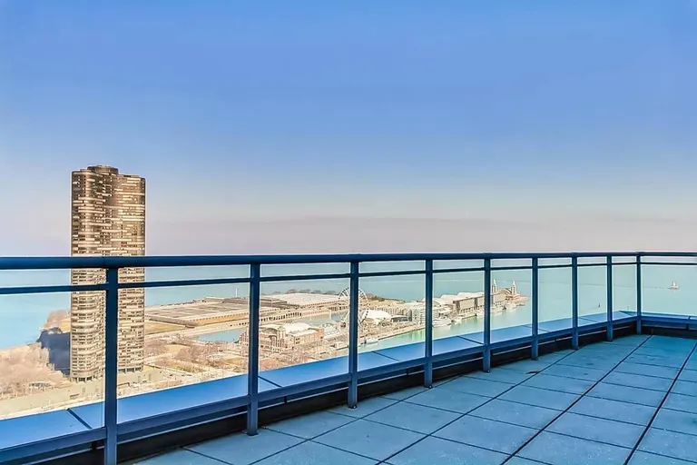 New York City Real Estate | View 450 E Waterside, 2508 | room 12 | View 13