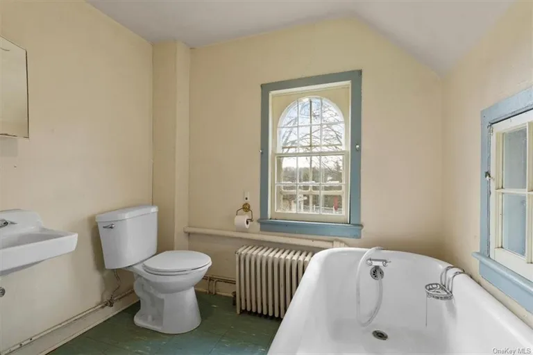 New York City Real Estate | View 29 Mount Pleasant Lane | room 16 | View 17