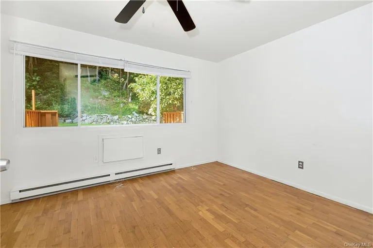 New York City Real Estate | View 1303 Parkview Drive | room 17 | View 18
