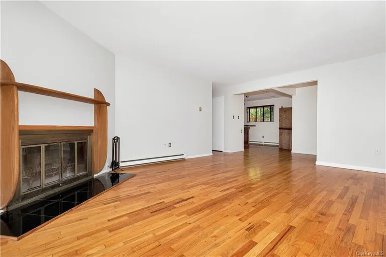 New York City Real Estate | View 1303 Parkview Drive | room 5 | View 6