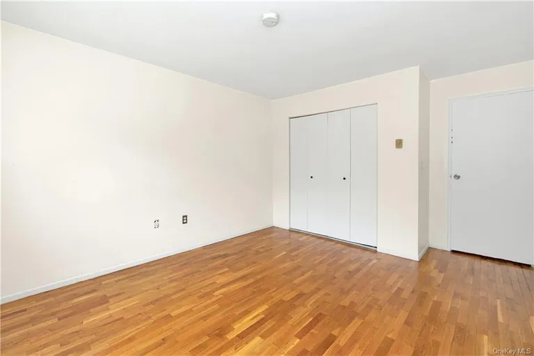 New York City Real Estate | View 1303 Parkview Drive | room 20 | View 21