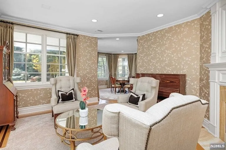 New York City Real Estate | View 27 Sheppard Drive | room 49 | View 50