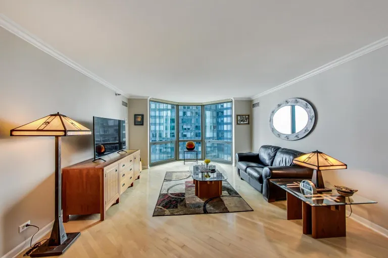 New York City Real Estate | View 195 N Harbor, 2305 | room 2 | View 3