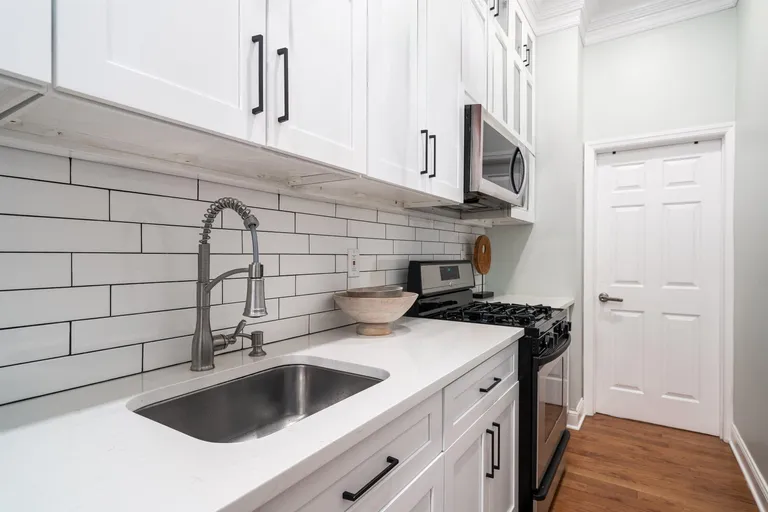 Jersey City/Hoboken Real Estate | View 207 Ogden Ave Unit#, 5 (3R) | room 12 | View 13