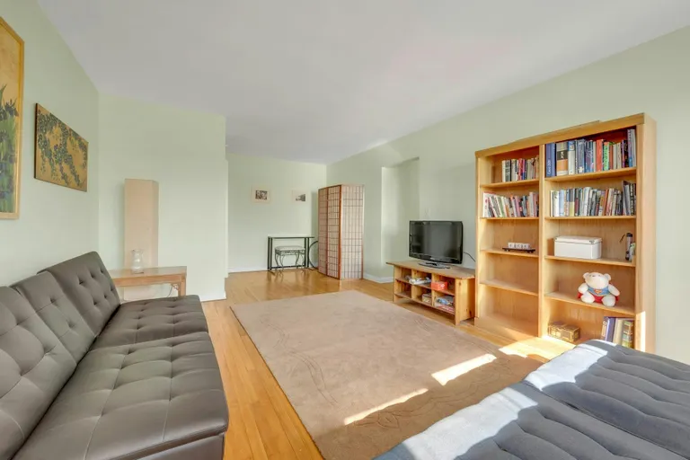 Westchester Real Estate | View 154 Martling Avenue #B7 O4 | room 3 | View 4