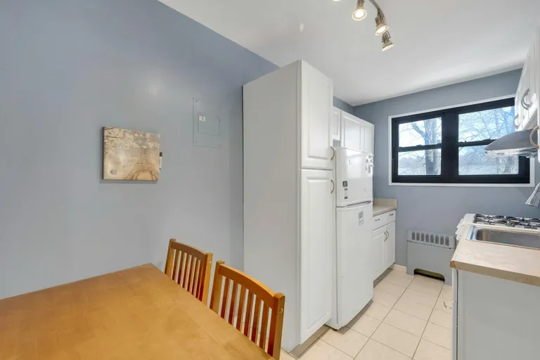 Westchester Real Estate | View 154 Martling Avenue #B7 O4 | room 4 | View 5
