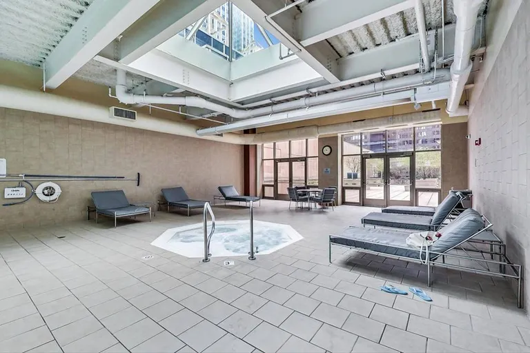 Chicago Real Estate | View 222 N Columbus, 4803 | room 24 | View 25