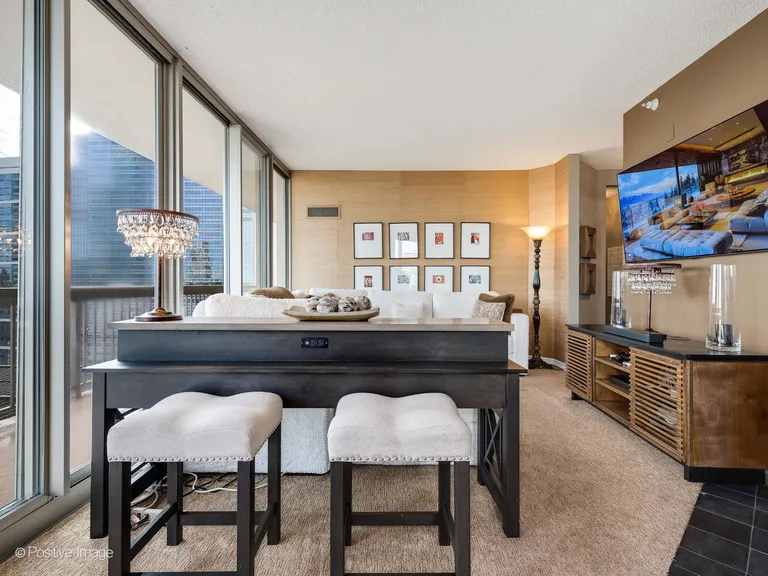 Chicago Real Estate | View 222 N Columbus, 4803 | room 5 | View 6