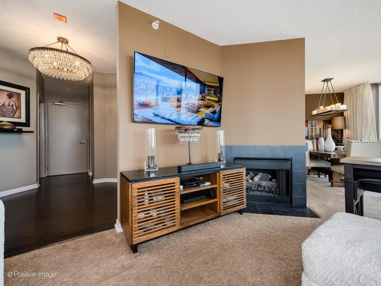 Chicago Real Estate | View 222 N Columbus, 4803 | room 6 | View 7