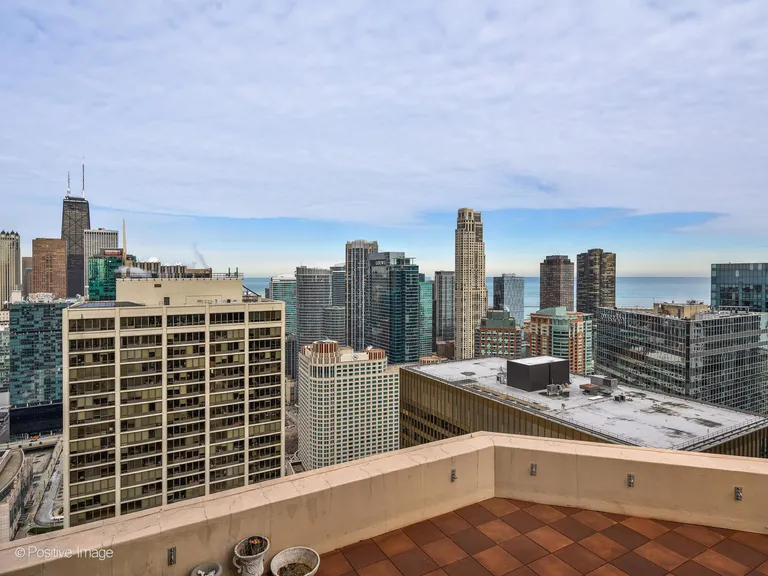 Chicago Real Estate | View 222 N Columbus, 4803 | room 1 | View 2