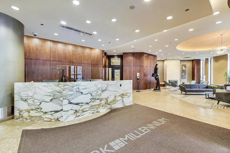 Chicago Real Estate | View 222 N Columbus, 4803 | room 32 | View 33